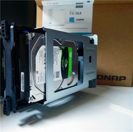 QNAP TS-364-4G + 1TB HDD Sata